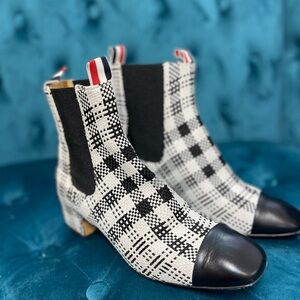 PRE OWNED THOM BROWNE Boot Sz 39